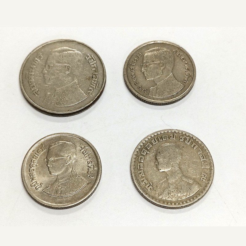 เหรียญสะสม | 5 บาท ครุฑ | 1 บาท 3 เหรียญเก่าเก็บ ควรค่าแก่การเก็บไว้ สะสม อนาคตราคาแพง (120 บาท)